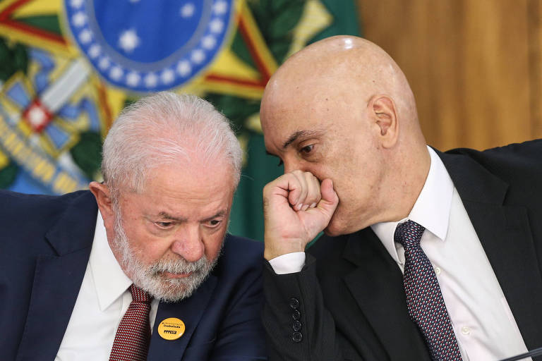 Moraes cochicha para Lula