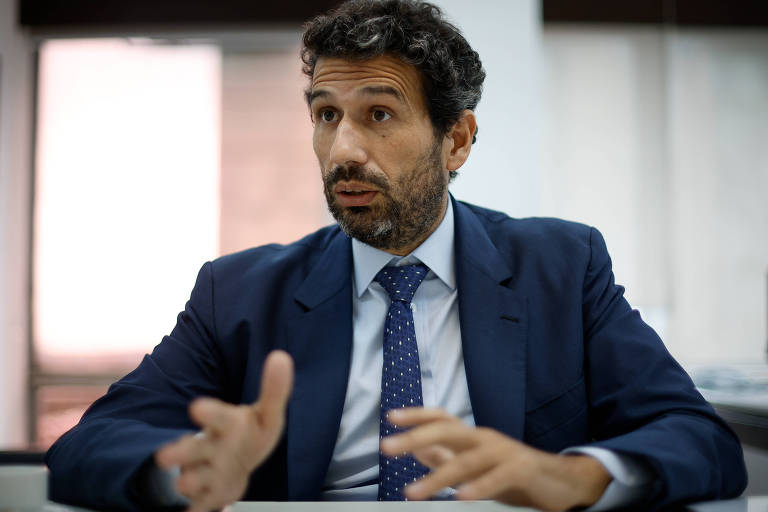 Atraso na regulação de big techs coloca empresas brasileiras em risco, diz secretário da Fazenda