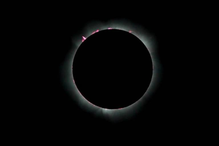 As imagens de eclipse raro observado em parte da Ásia e da Oceânia