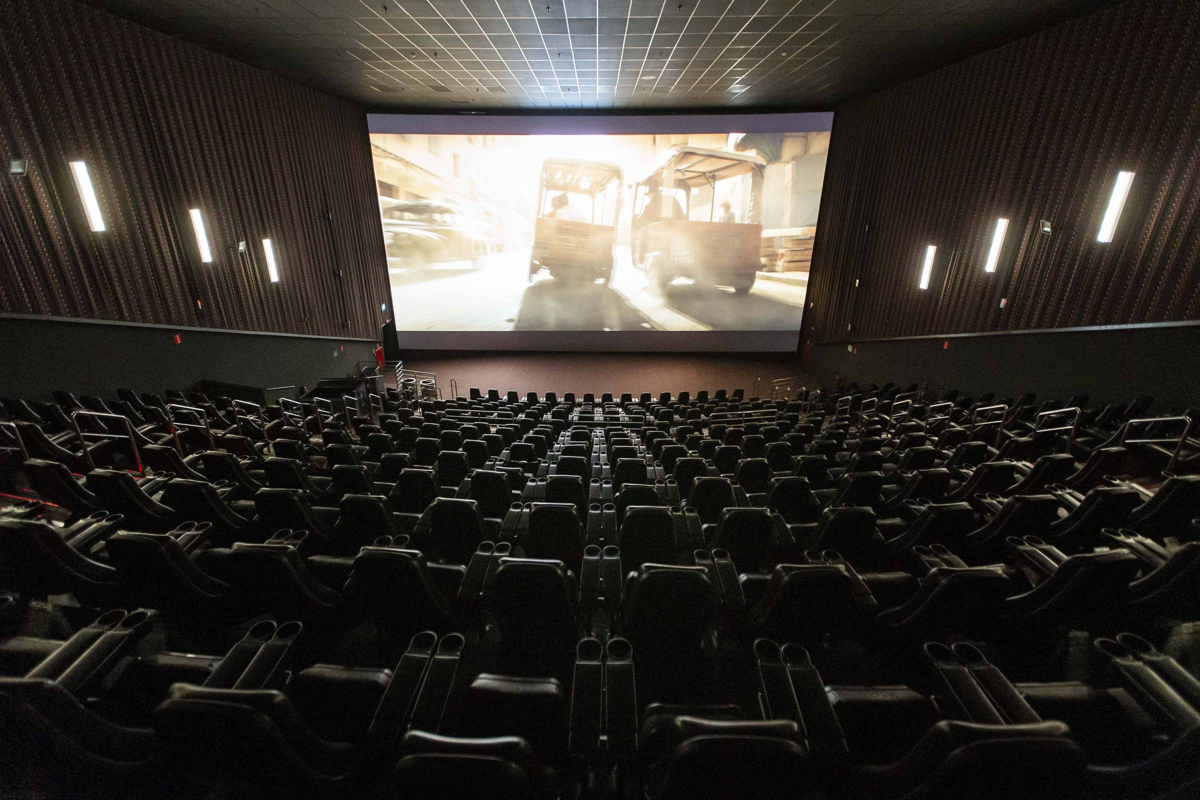 Super Mario Bros' e filme sobre a Nike chegam aos cinemas em SP