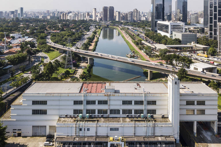 Vista aérea da Usina São Paulo da Emae 