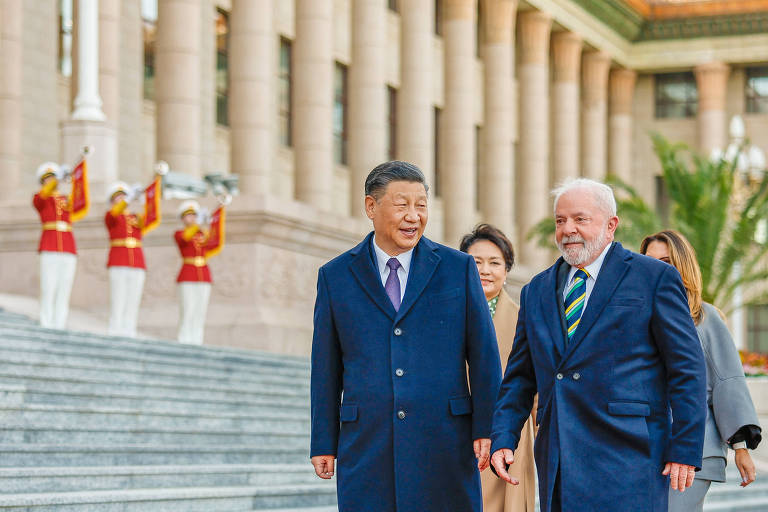 Presidente Luiz Inácio Lula da Silva e presidente chinês, Xi Jinping, em cerimônia na China