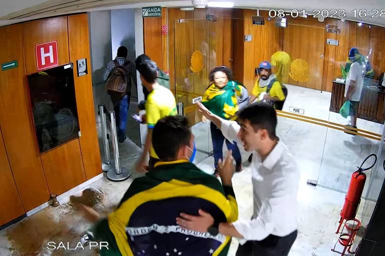 Governo Lula exonera 29 agentes do GSI após crise das imagens do 8/1