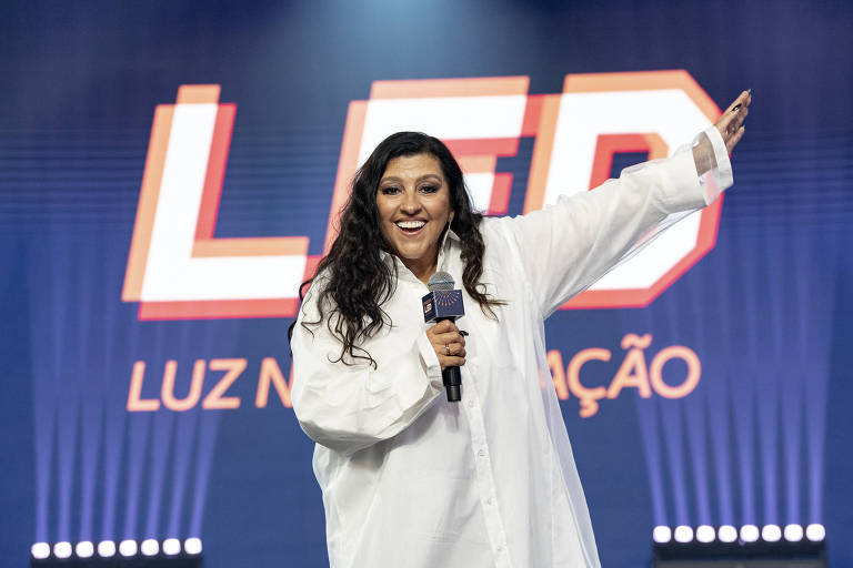 Regina Casé participa de movimento por educação na Globo