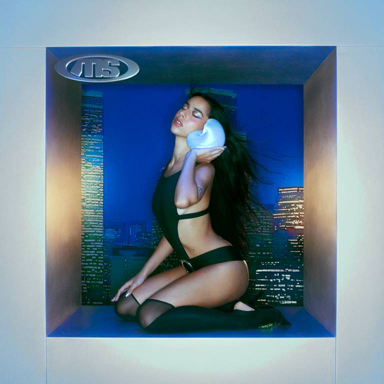 Capa de 'Vício Inerente', segundo álbum da cantora Marina Sena
