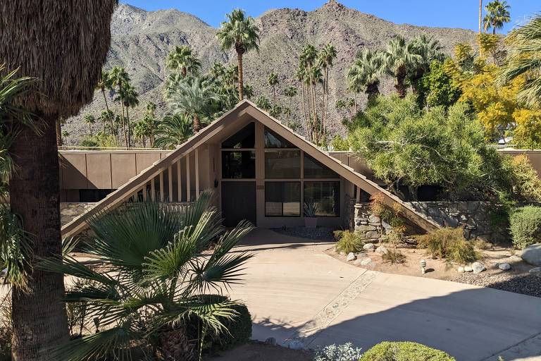 Veja imagens de casas modernistas em Palm Springs, na Califórnia