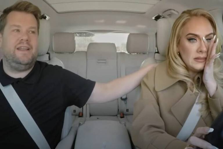 Adele chora ao falar do divórcio em última edição do 'Carpool Karaoke': 'Assumir a responsabilidade de ser adulta'