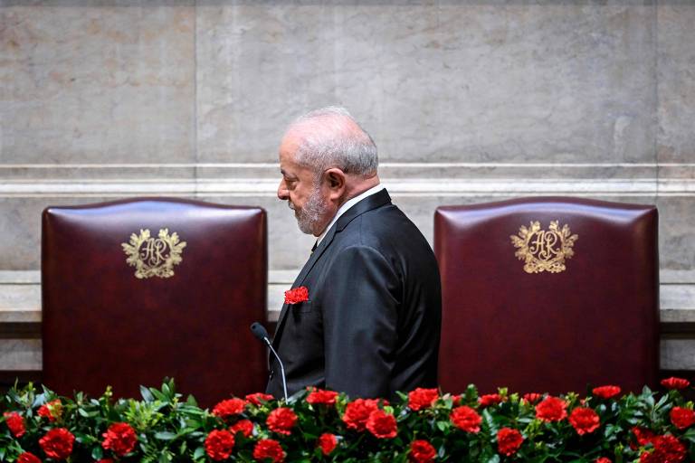 O presidente Luiz Inácio Lula da Silva pouco antes de discursar no Parlamento de Portugal, em Lisboa