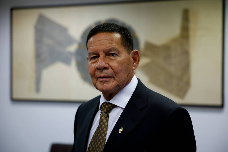 Mourão nega relato e afirma ter dito nos EUA que Bolsonaro e militares respeitariam eleições