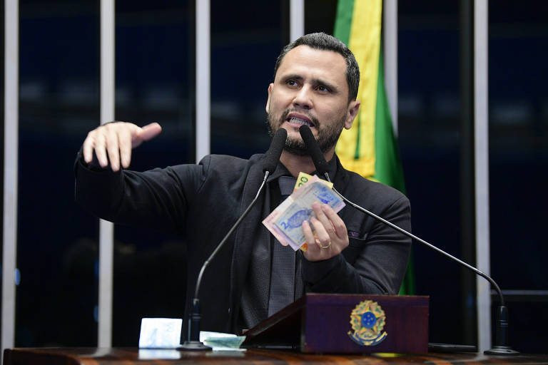 O senador Cleitinho também é citado como suplente de Mourão
