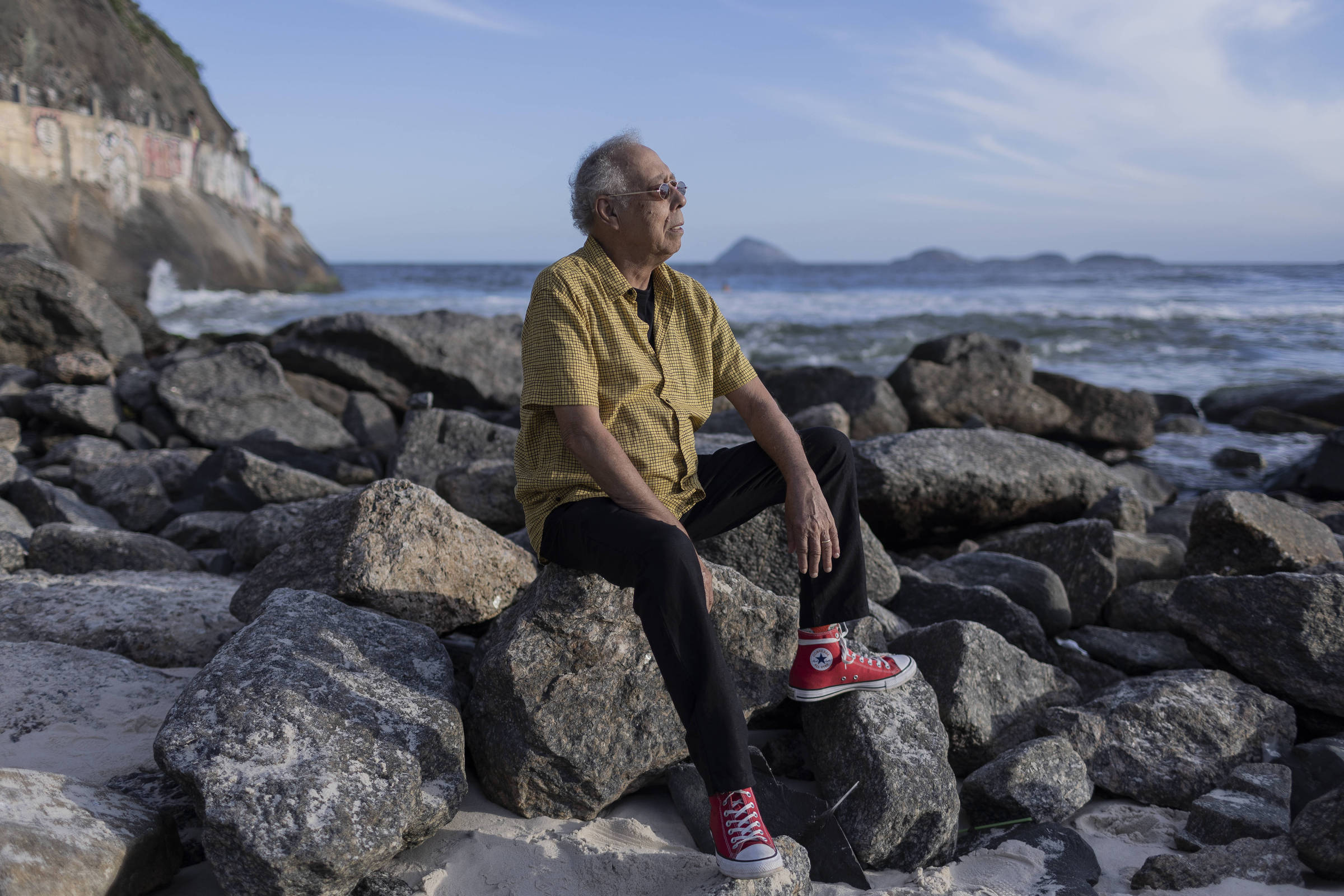 Fernanda Torres cantou música de Jards Macalé em filme de Walter Salles