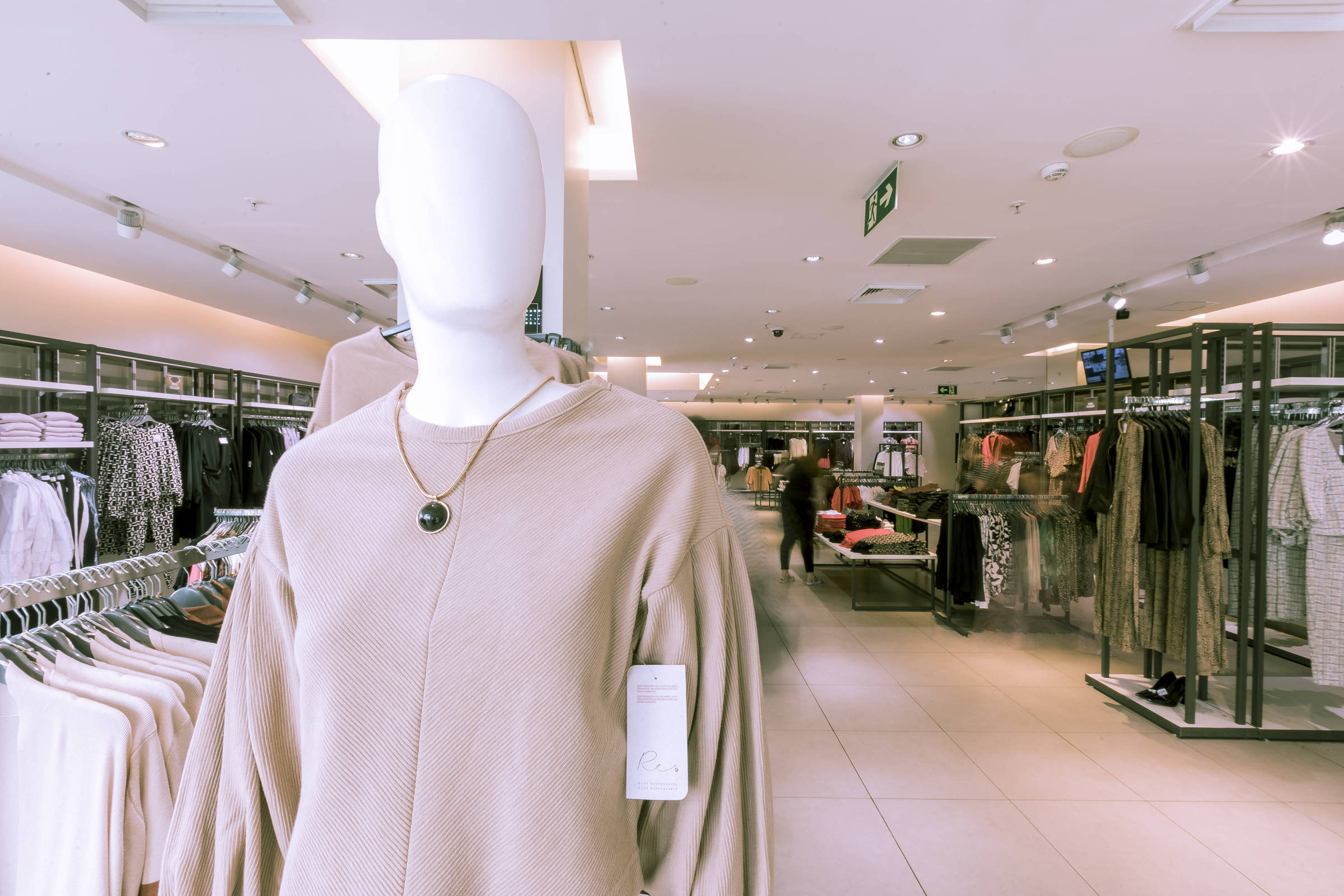 9 melhor ideia de Zara outlet  onde comprar roupas baratas, lojas