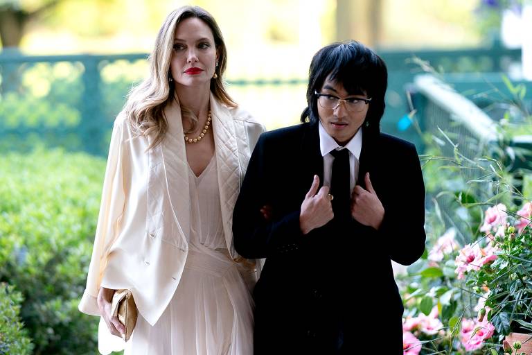 Angelina Jolie e o filho Maddox jantam na Casa Branca