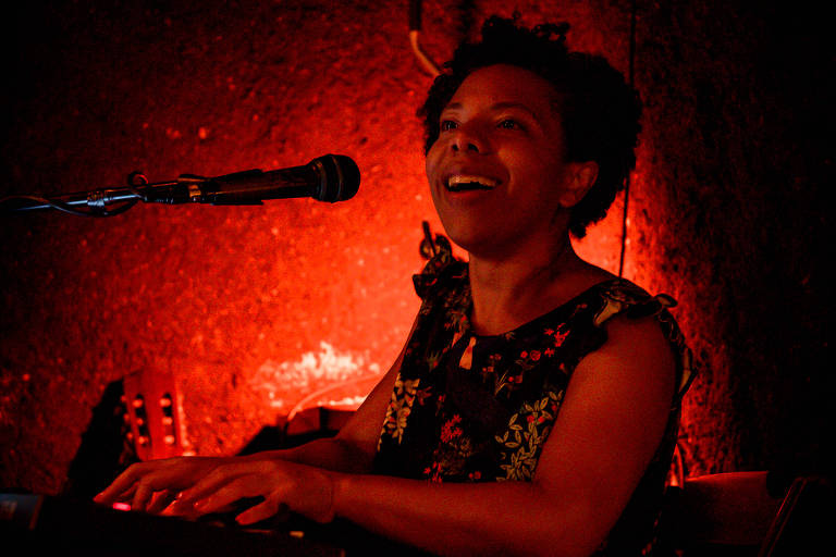 Cantora Anette Camargo se apresenta no 1º Miles Street Jazz Festival, em São Paulo