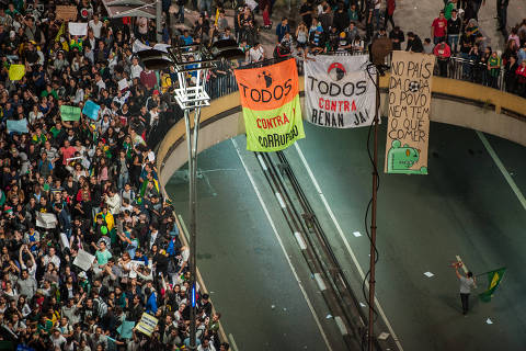 SAO PAULO, SP, BRASIL, 20-06-2013: Manifestação passe livre na Av. Paulista.  (Foto: Avener Prado/Folhapress, COTIDIANO)  ***EXCLUSIVO FOLHA***