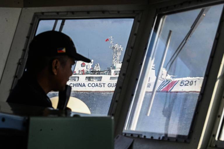 China e Filipinas trocam acusações por quase colisão entre navios de patrulha