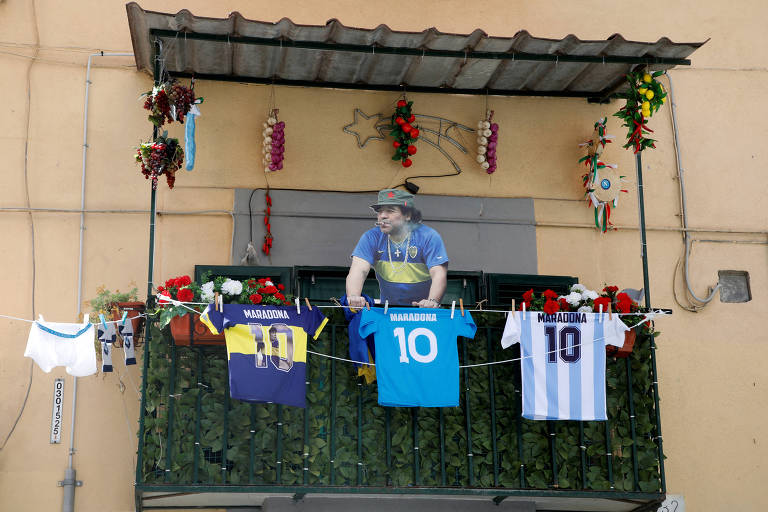 Torcida do Napoli lembra Maradona e se prepara para ser campeã