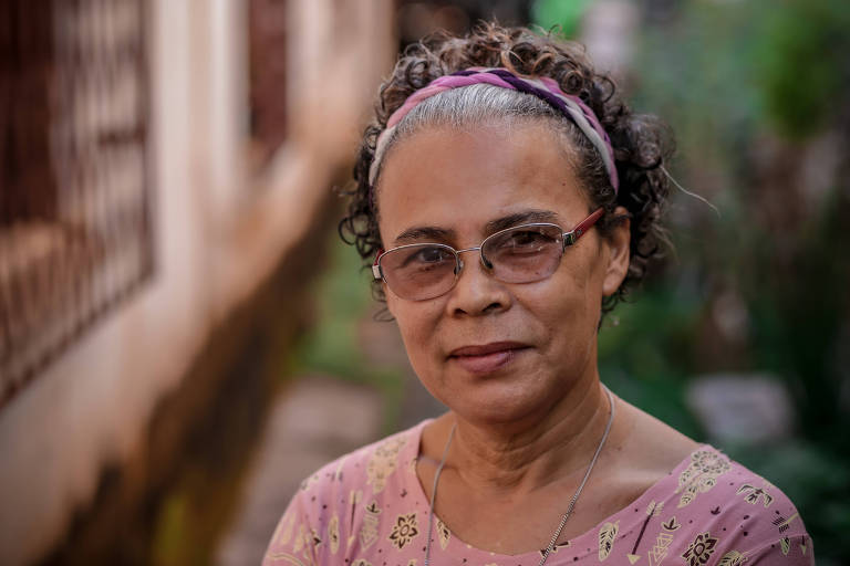 A irmã Ideneide Rego, que por nove anos atuou como missionária no Haiti, na casa de sua família, em Teresina  