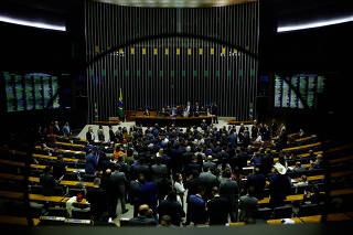 Câmara durante votação de urgência do PL das Fake News