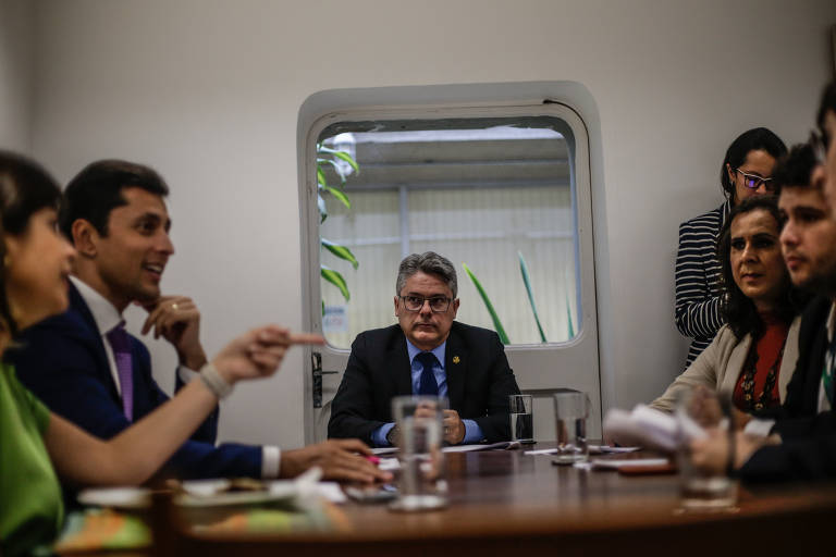 O gabinete tem três principais áreas de atuação: fiscalização, políticas públicas e legislativo. Entre as pautas principais são lembradas educação, meio ambiente, direitos humanos e segurança pública.
