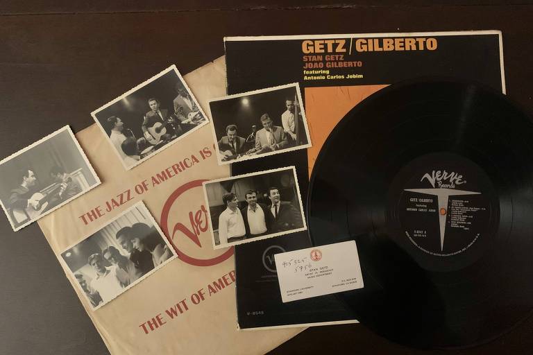 Edição americana do LP Getz/Gilberto e fotos por David Zingg das sessões de gravação --- Heloisa Seixas