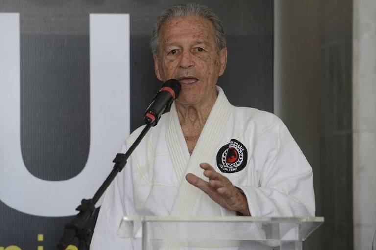 Robson Gracie, durante evento no qual foi homenageado por ser um dos pioneiros e principais responsáveis pelo desenvolvimento do jiu-jítsu no Brasil.