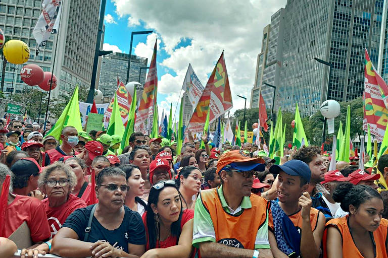 Centrais sindicais fazem o  1º de Maio Unificado, no Vale do Anhangabaú, centro de São Paulo