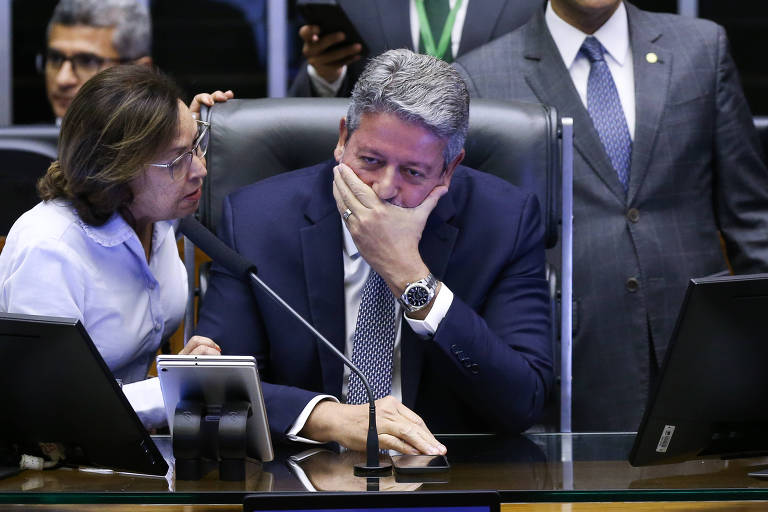 Câmara adia votação do PL das Fake News para evitar derrota do governo Lula