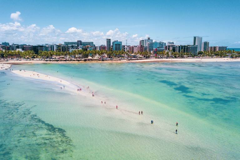 Conheça dez praias urbanas que vale a pena visitar no Brasil