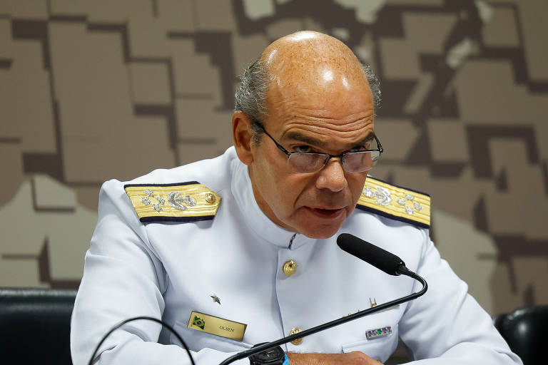 O comandante da Marinha, Marcos Sampaio Olsen, disse no Senado que o avanço de potências globais sobre o Atlântico Sul traz riscos à soberania brasileira
