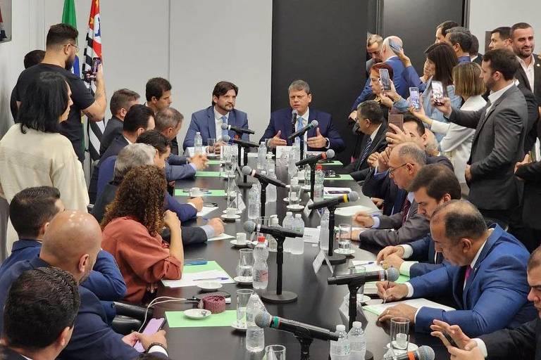 O governador Tarcísio de Freitas visita a Assembleia de São Paulo e se reúne com deputados