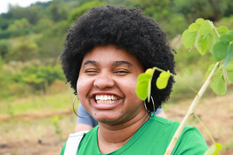 Larissa Eugenio, 25, foi aluna do Ambiente Jovem em Bangu, zona oeste do Rio de Janeiro