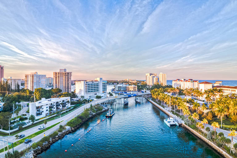 Vista aérea da cidade de Boca Raton, na Flórida