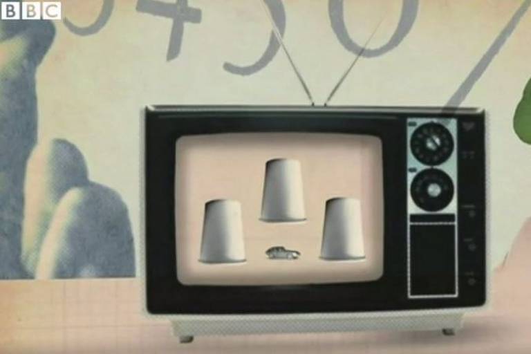 Desenho de televisão antiga mostra três copos brancos na tela