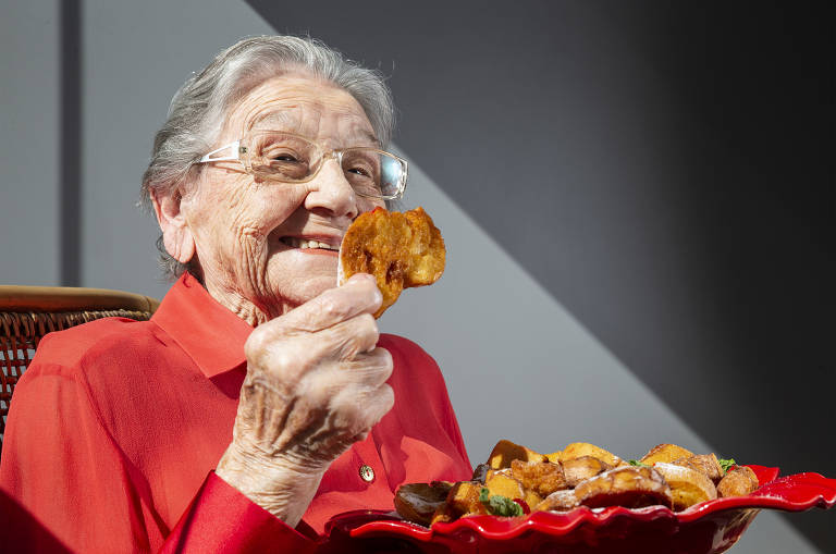 Veja imagens de Palmirinha, apresentadora e cozinheira, morta aos 91 anos