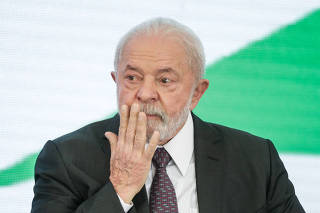 Lula, quando instituiu a política de saúde bucal no SUS 