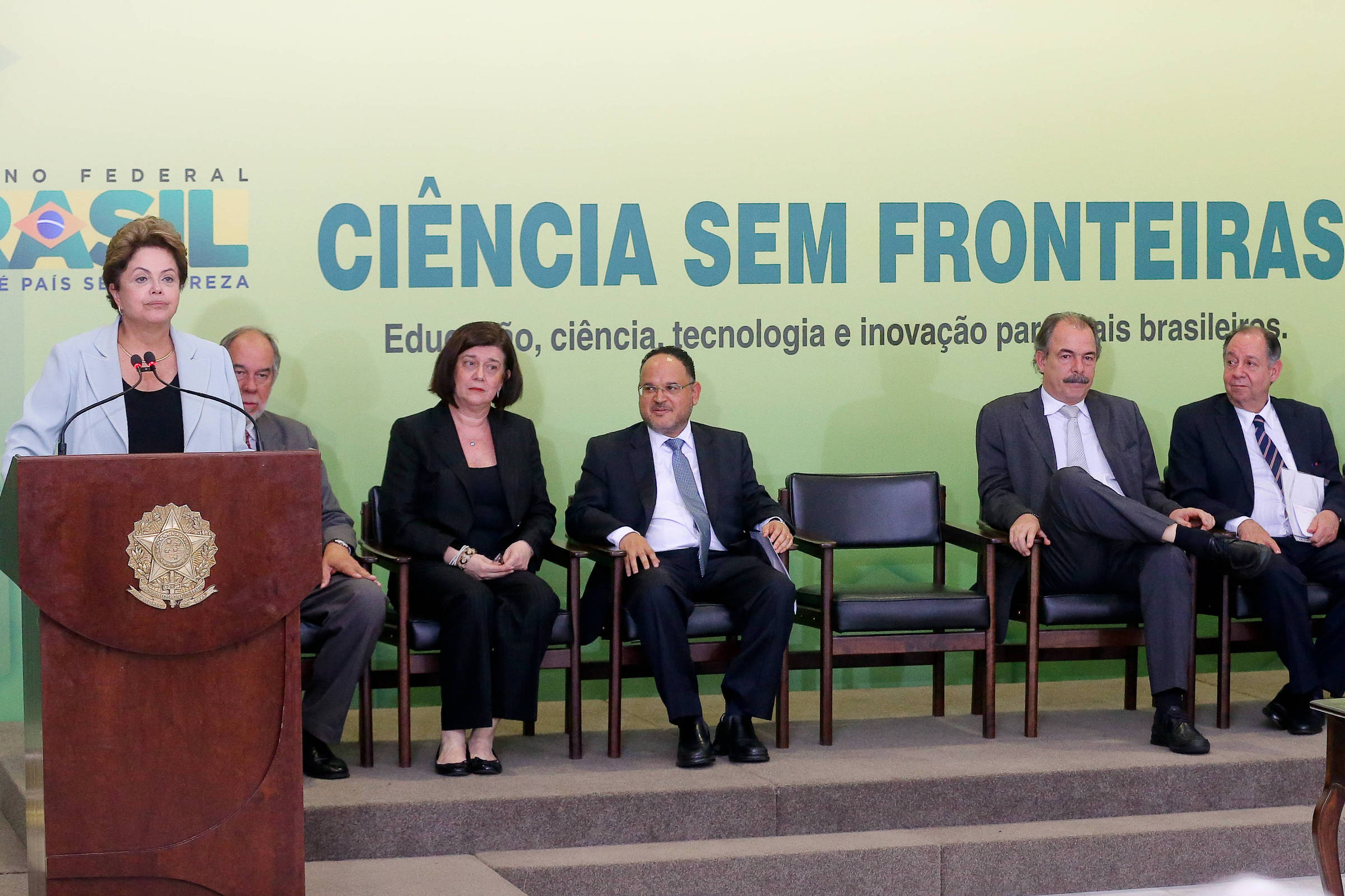 Lançamento do livro Programa Ciência sem Fronteiras acontece na