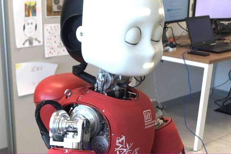 Um robô está aprendendo a rir como seres humanos