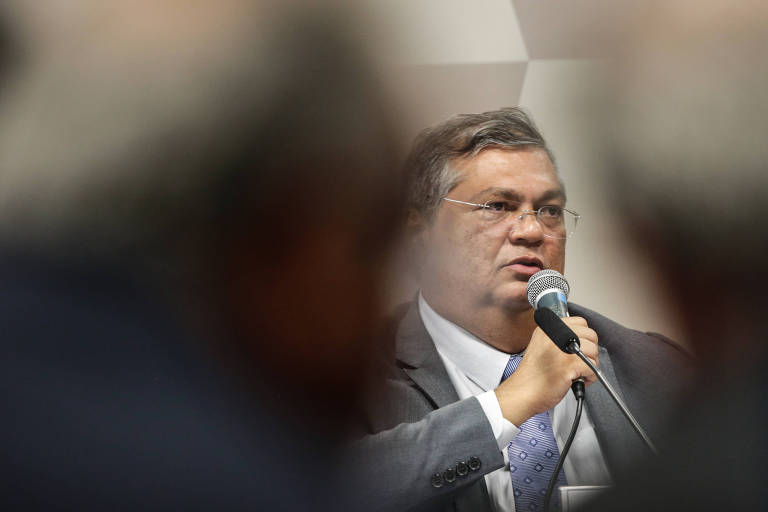 Dino tem embate com Moro, Flávio Bolsonaro e Marcos do Val em audiência no Senado