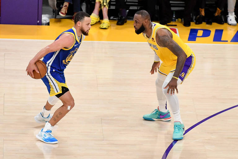 Em novo jogo de xadrez, LeBron James tem mais peças do que Stephen Curry