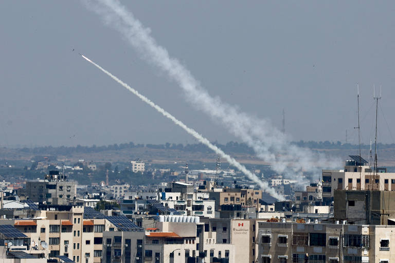 Foguetes são disparados de Gaza em direção a Israel