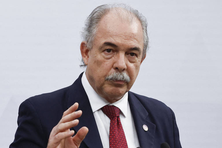 Marco fiscal e mudança de preço da Petrobras derrubarão inflação, diz Mercadante