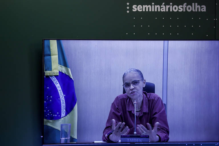 Marina Silva em televisão durante seminário promovido pela Folha