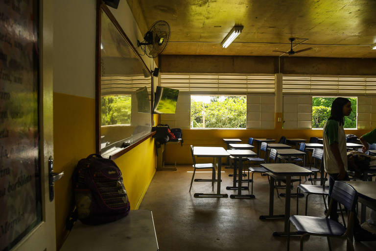 Salário do professor no Brasil não aumenta mais que 50% até o final da carreira