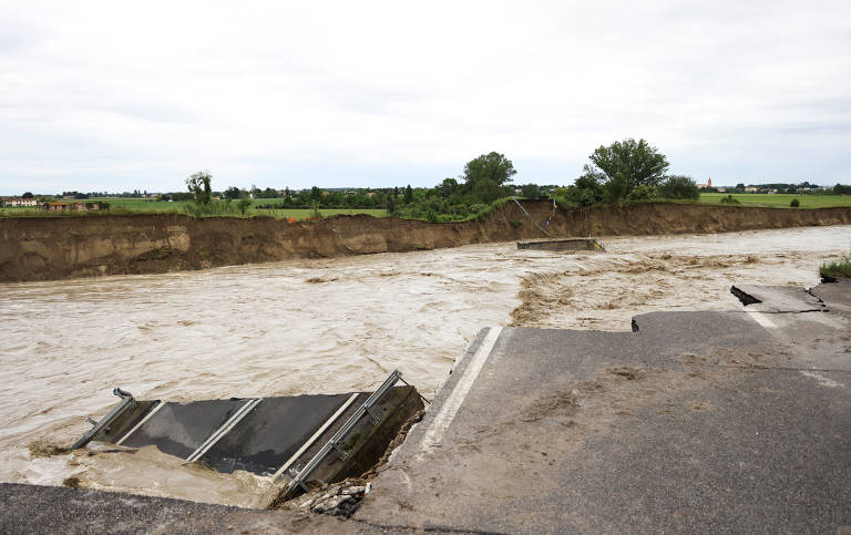 Chuvas no norte da Itália causam inundações e deslizamentos de terra