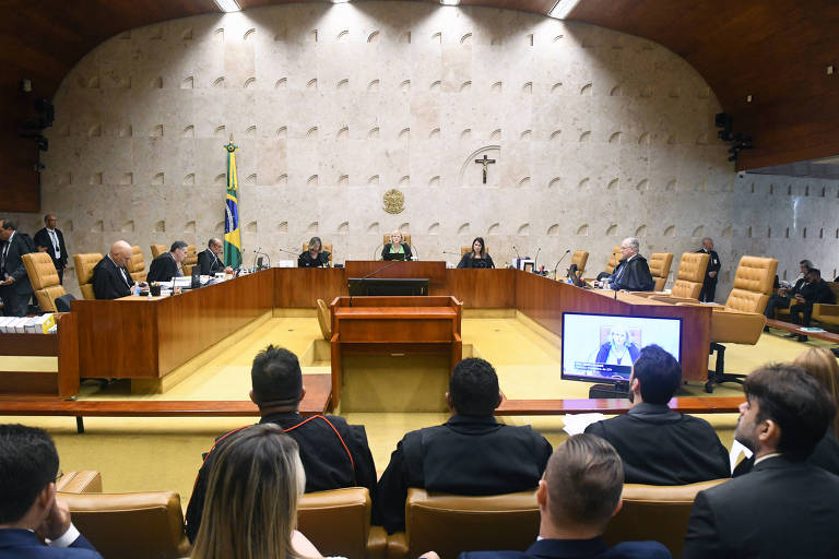 Ministros participam de essão no Plenário do Supremo Tribunal Federal, em Brasília