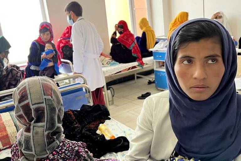 'Não podemos fazer nada a não ser ver os bebês morrerem': o colapso de hospitais no Afeganistão