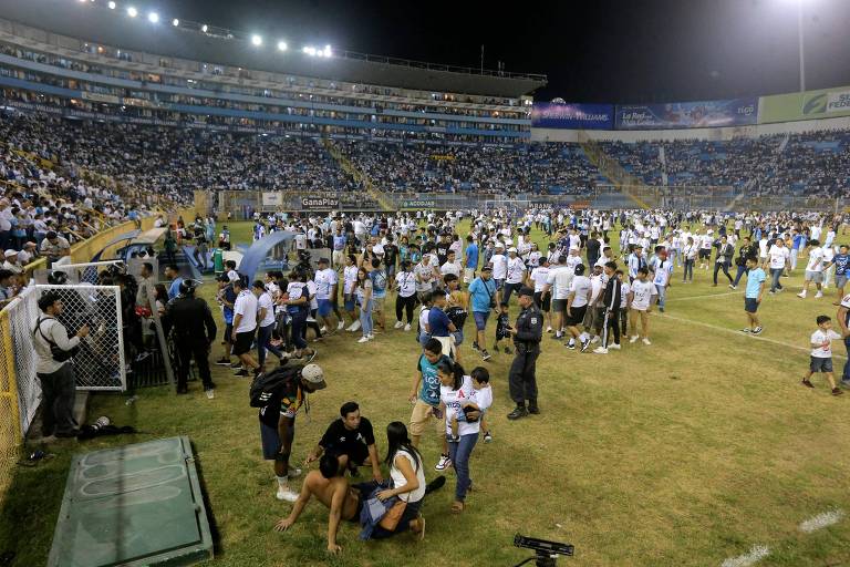Tumulto deixa pelo menos 12 mortos em estádio de futebol de El Salvador