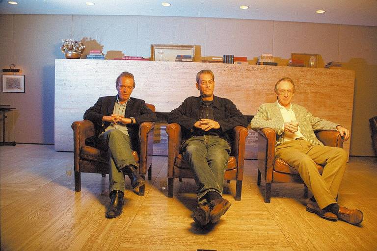 Os escritores Martin Amis, Paul Auster e Ian McEwan durante entrevista em São Paulo