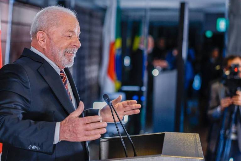 'Zelenski é maior de idade, ele sabe o que faz', diz Lula sobre desencontro no G7